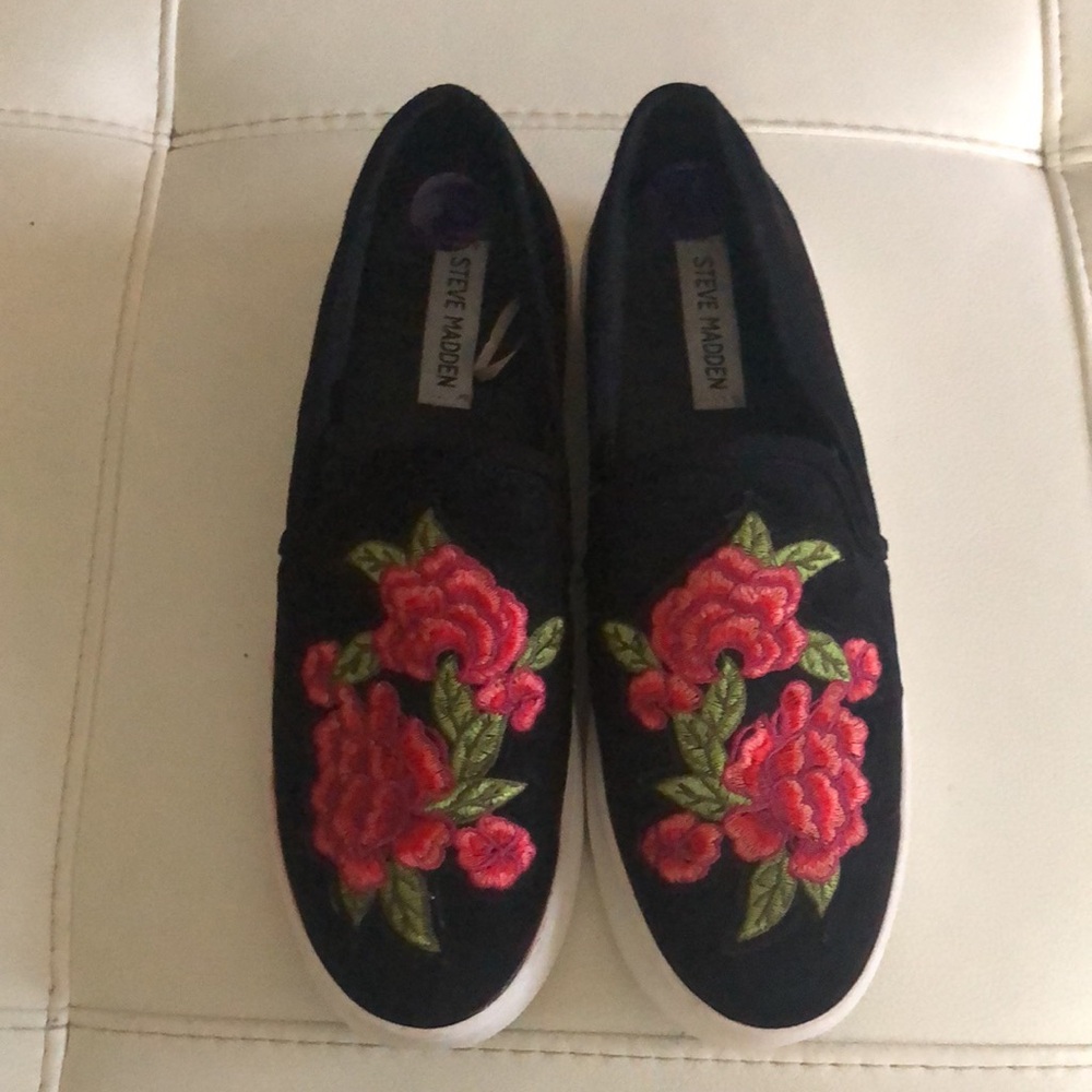 Steve Madden slip ons - Picture 8 of 8